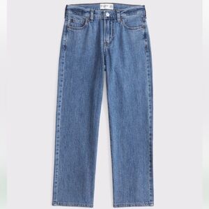 Abercrombie Lightweight Baggy Jeans in Medium Wash(New in bag)